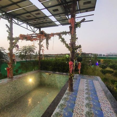 Shaw Estate-Farm House For A Small Parties-Jp Farm เกรทเตอร์นอยดา ภายนอก รูปภาพ