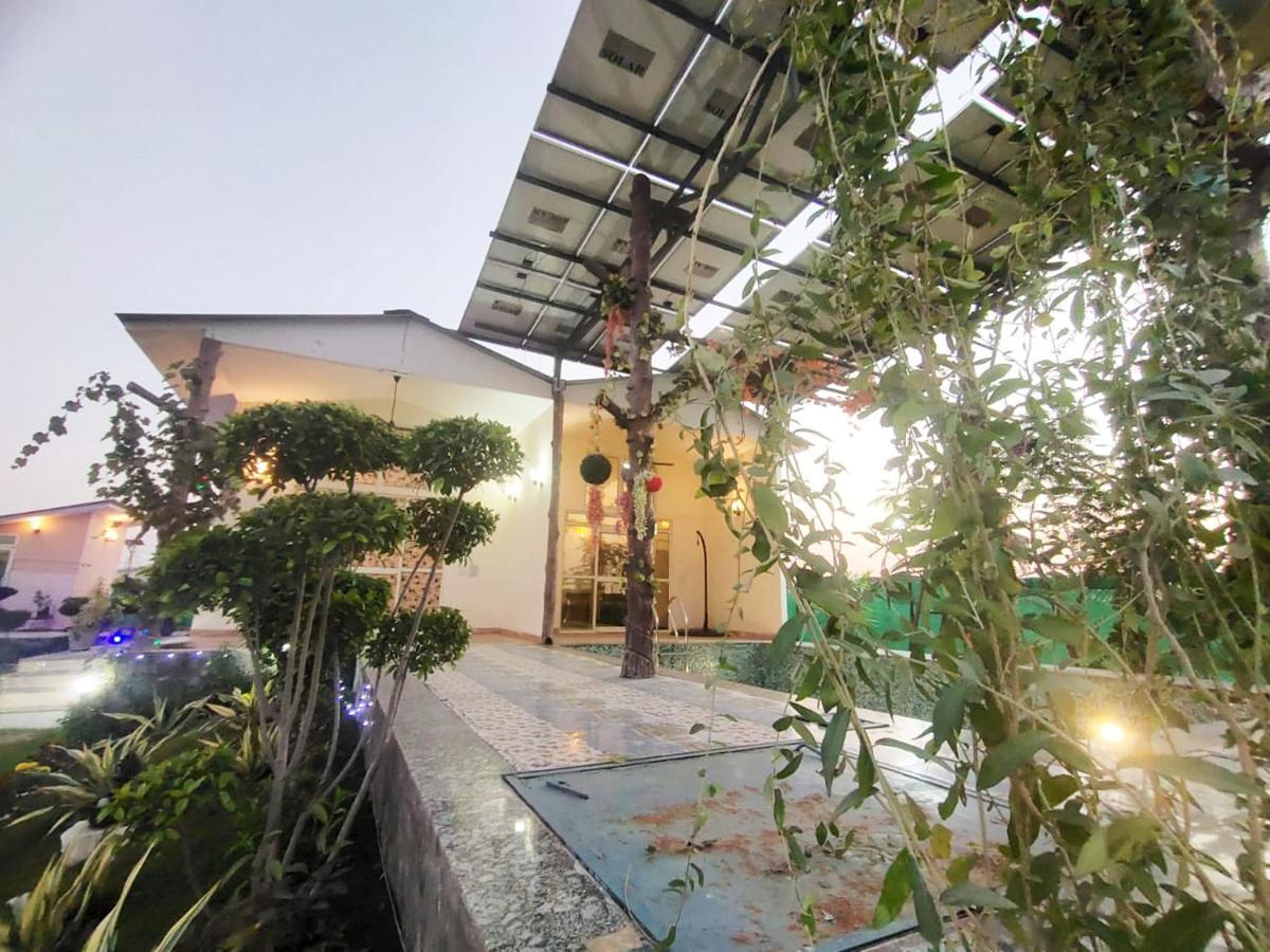 Shaw Estate-Farm House For A Small Parties-Jp Farm เกรทเตอร์นอยดา ภายนอก รูปภาพ