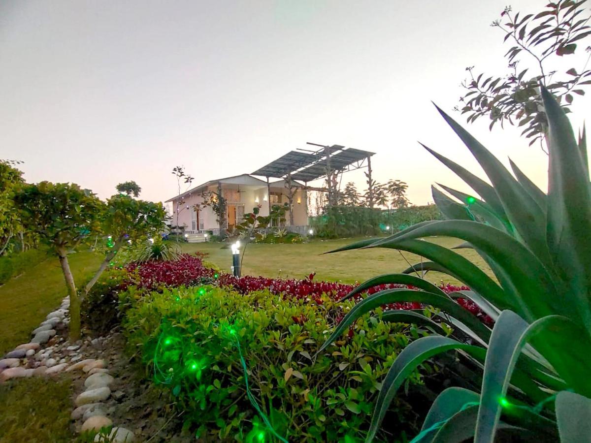 Shaw Estate-Farm House For A Small Parties-Jp Farm เกรทเตอร์นอยดา ภายนอก รูปภาพ