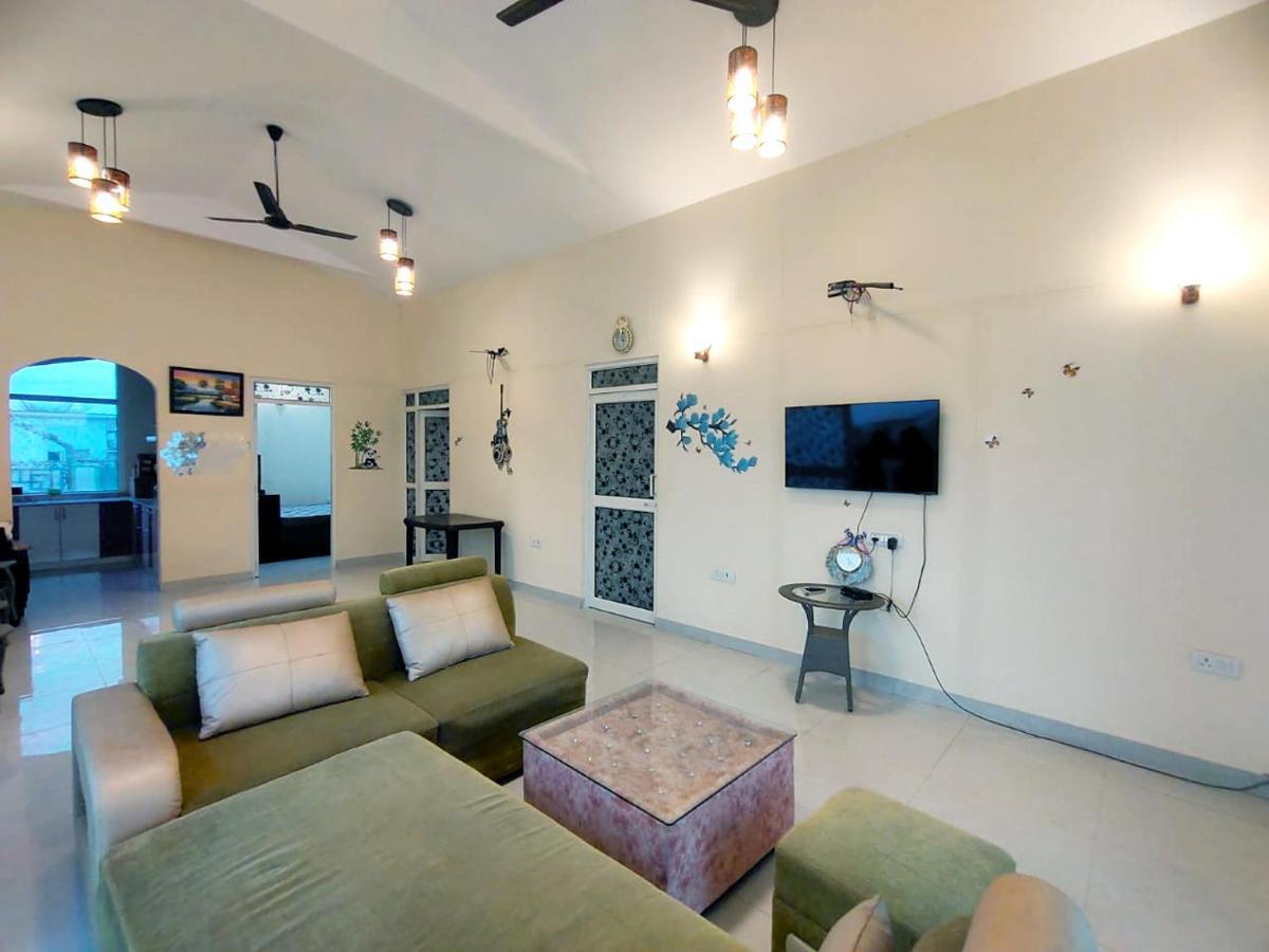 Shaw Estate-Farm House For A Small Parties-Jp Farm เกรทเตอร์นอยดา ภายนอก รูปภาพ