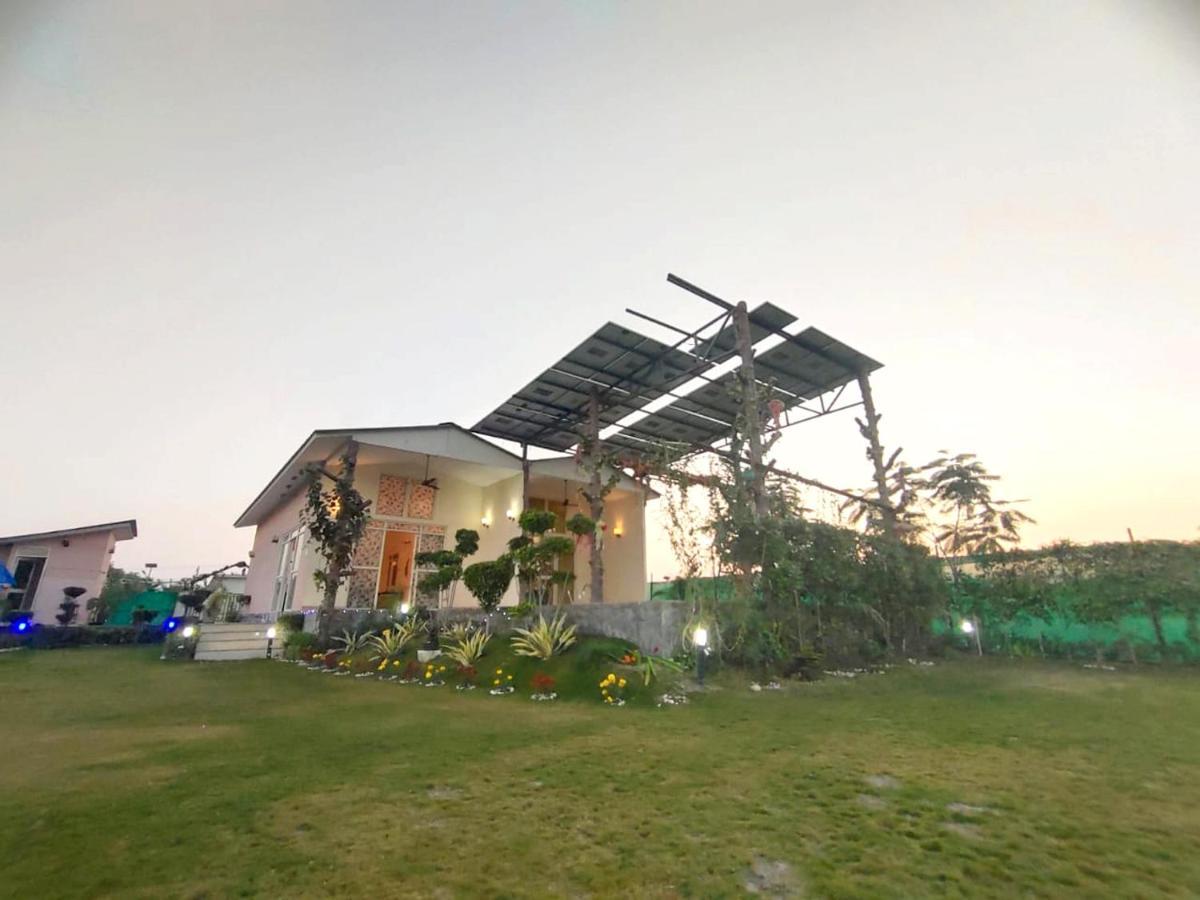 Shaw Estate-Farm House For A Small Parties-Jp Farm เกรทเตอร์นอยดา ภายนอก รูปภาพ